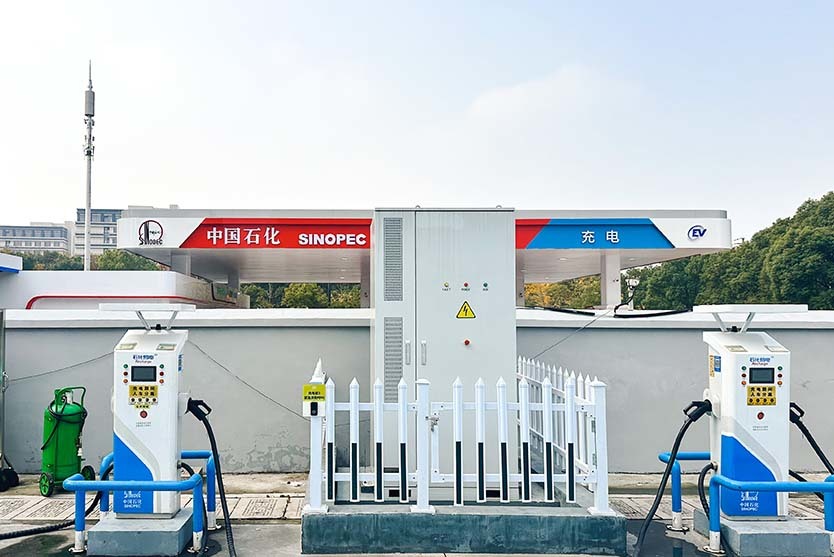 215kW/334kWh中石化(huà)光(guāng)儲充電(diàn)站(zhàn)